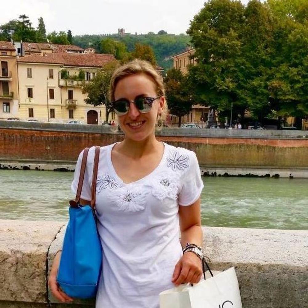 Meet your Posher, Stefania